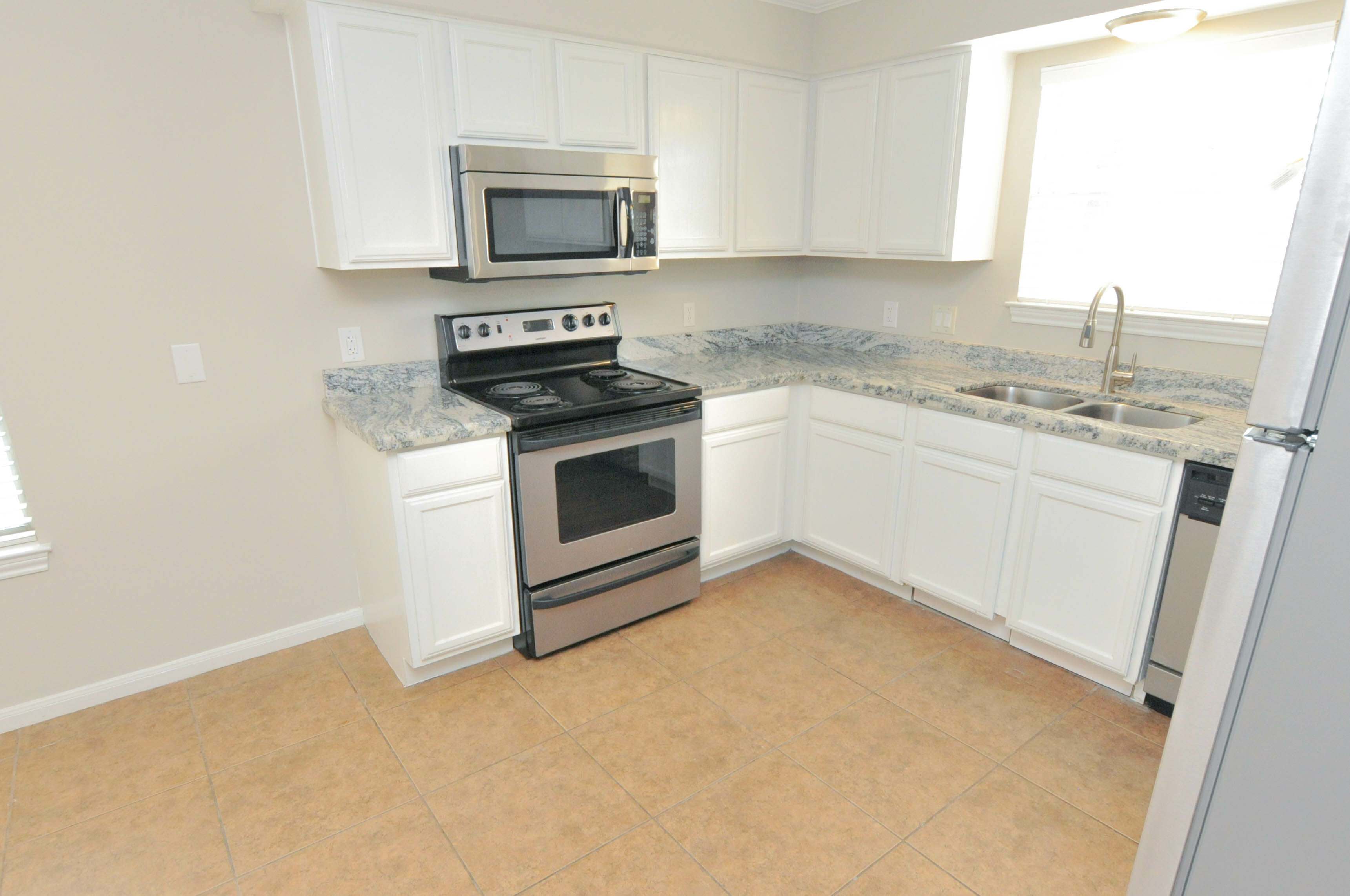 2100 Southwood Drive – photo 4