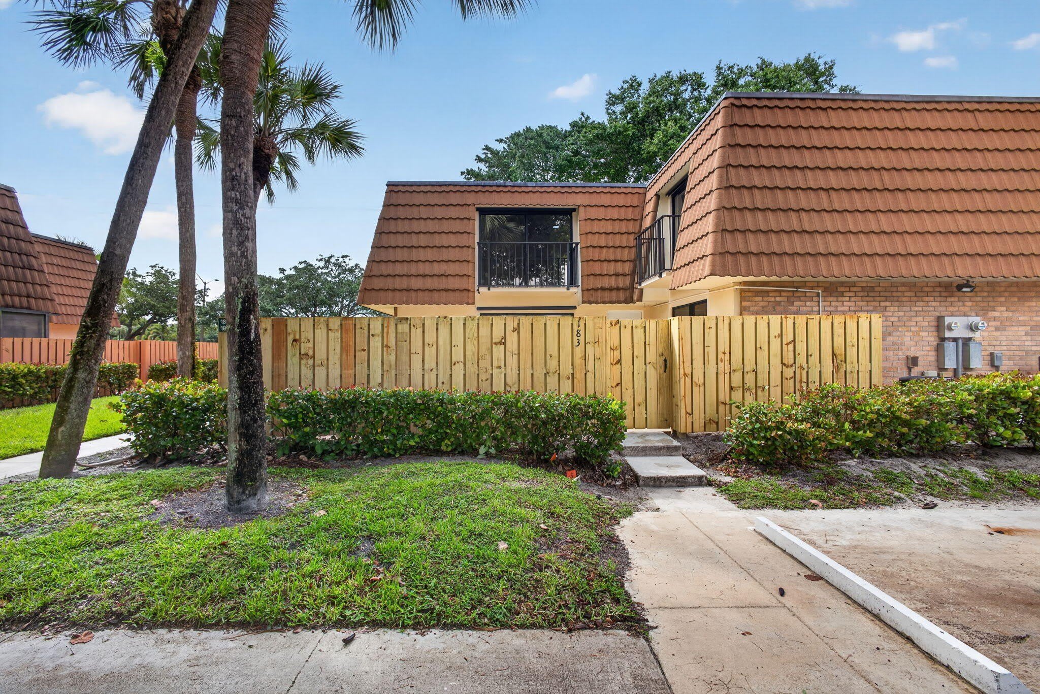 183 Charter Way – photo 2