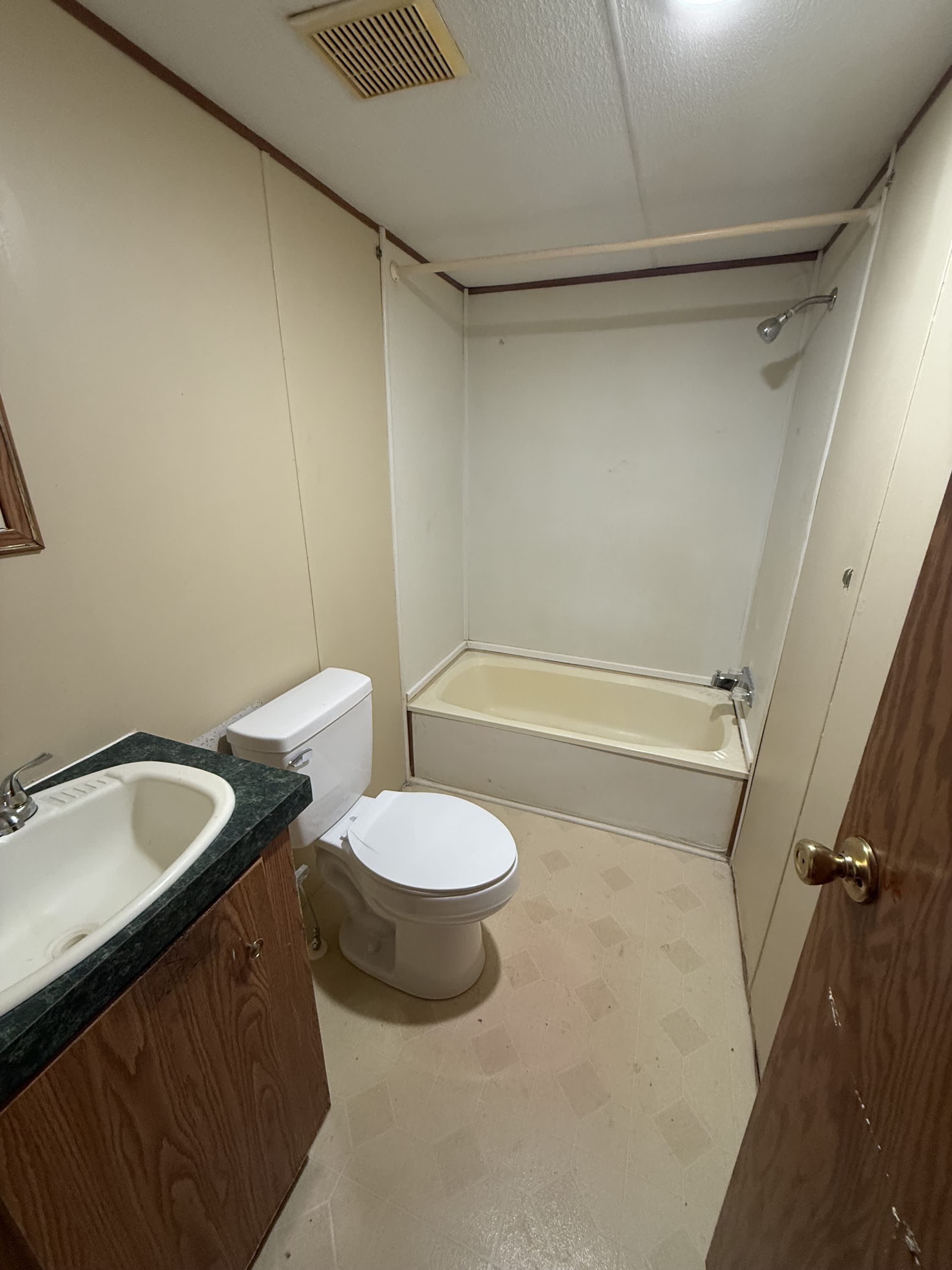 605 Henrietta St – photo 5