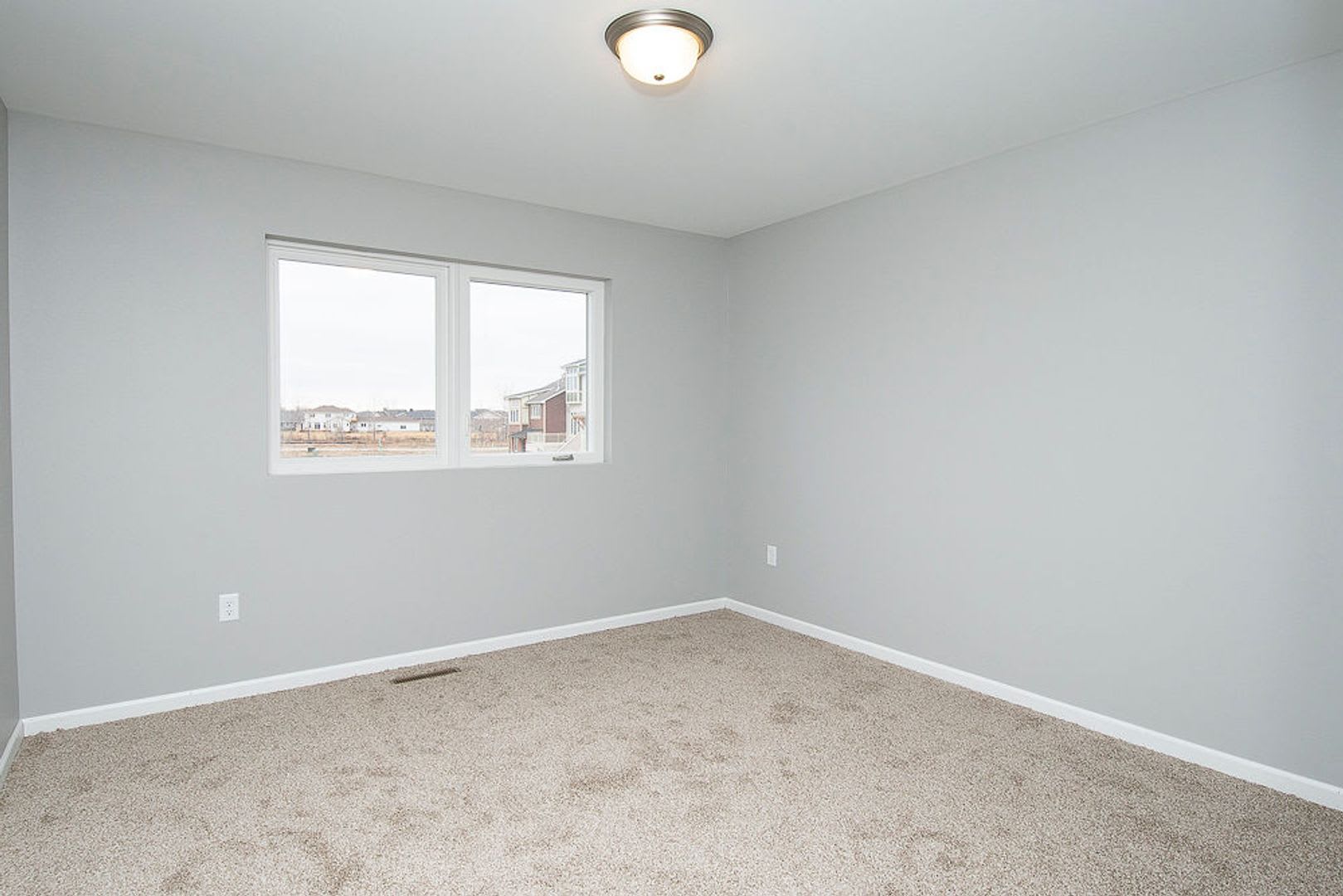1 000 Move In Credit Sign A Qualifying Lease By August 31St – photo 3