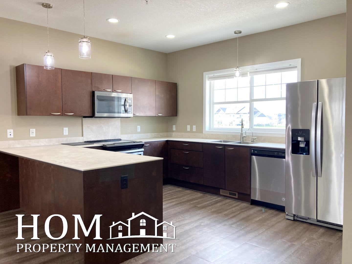 Modern 4BR/2.5BA Townhome Available 8/1 – photo 5