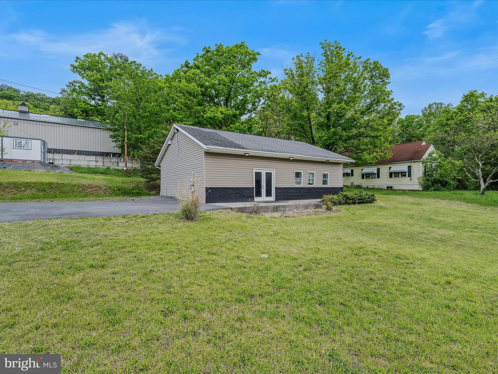 4782 Valley Road – photo 2