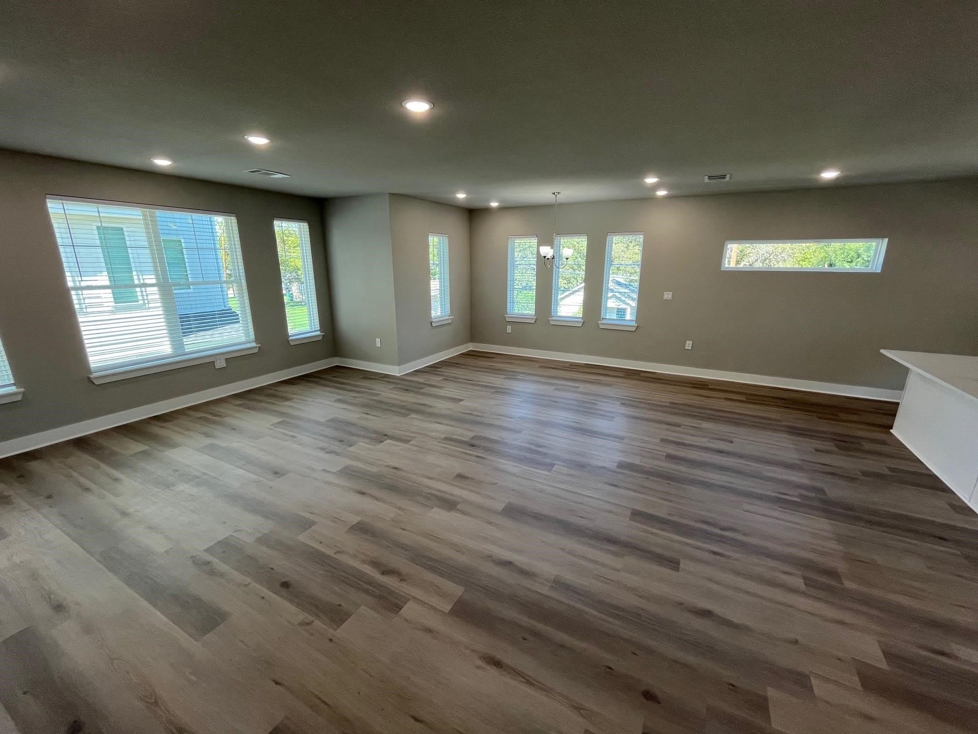 525 W Collins Street – photo 4