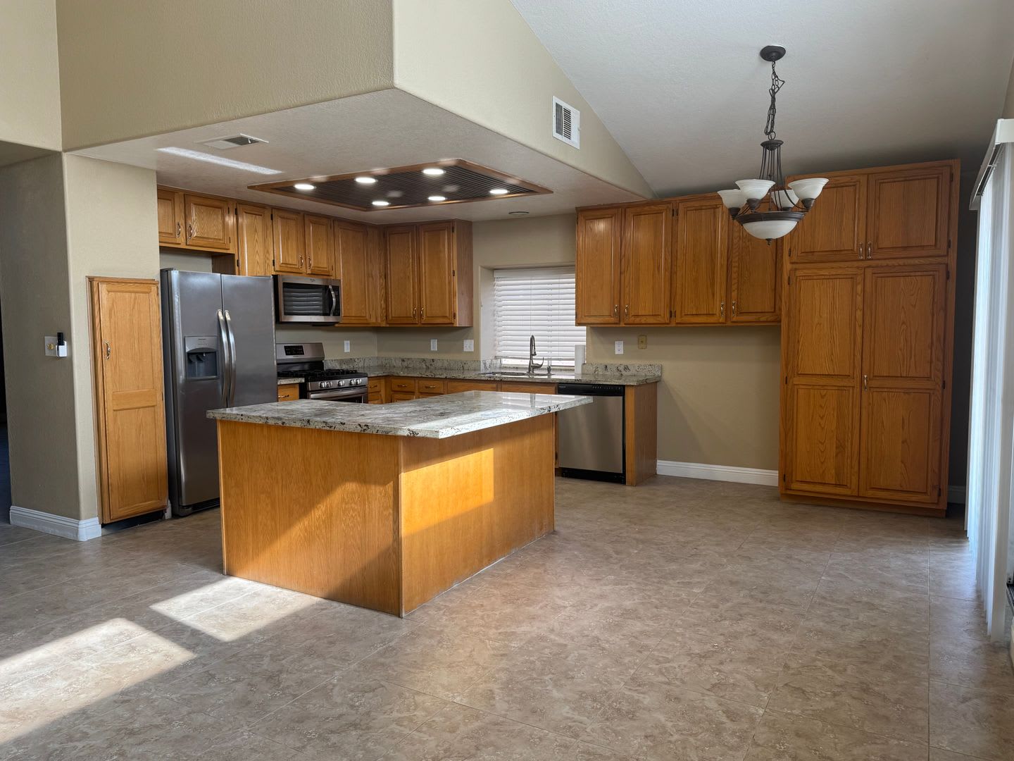 1 story home, 4brs, 2bath, 2cg – photo 2