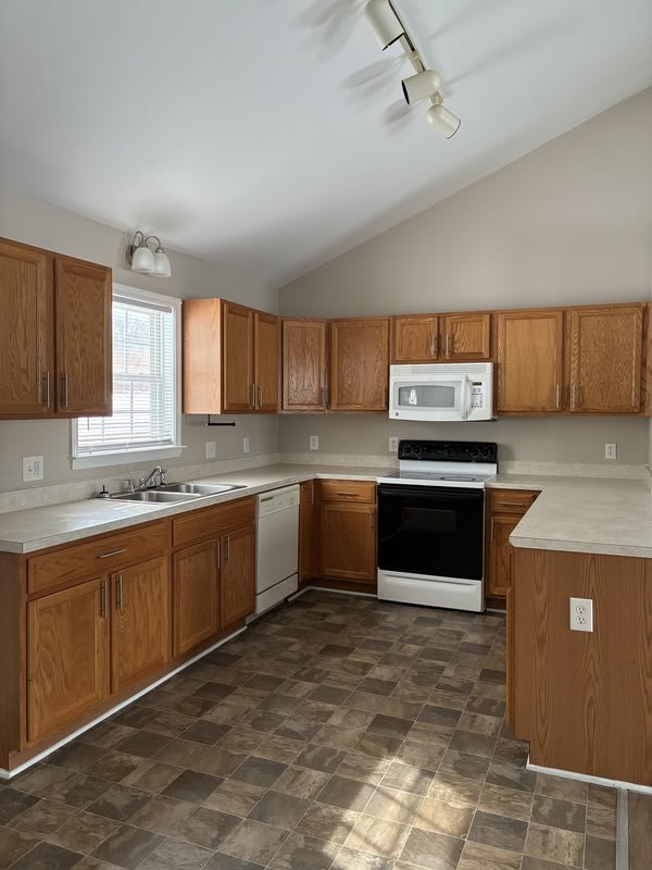 231 Summerpine Place – photo 2