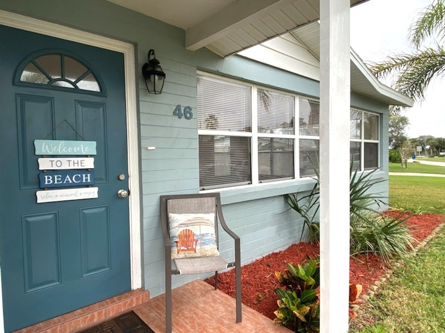 Adorable Beachside Bungalow! – photo 2