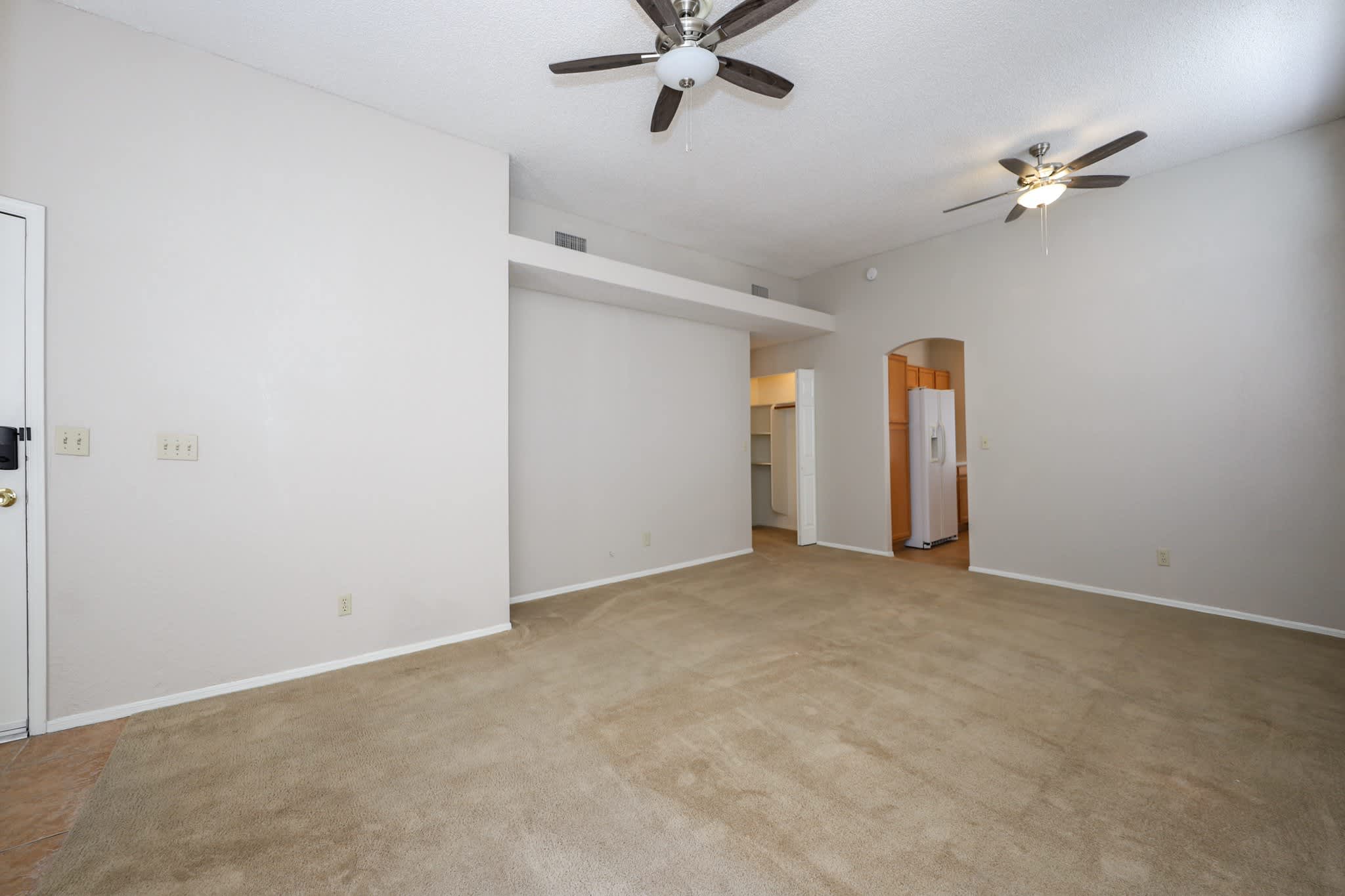 6137 North Reliance Drive – photo 4