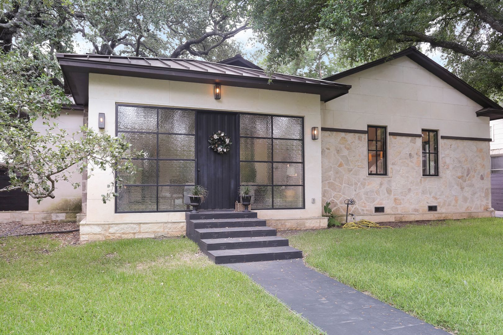 Luxury 4 Bedroom Home In Alamo Heights – photo 2
