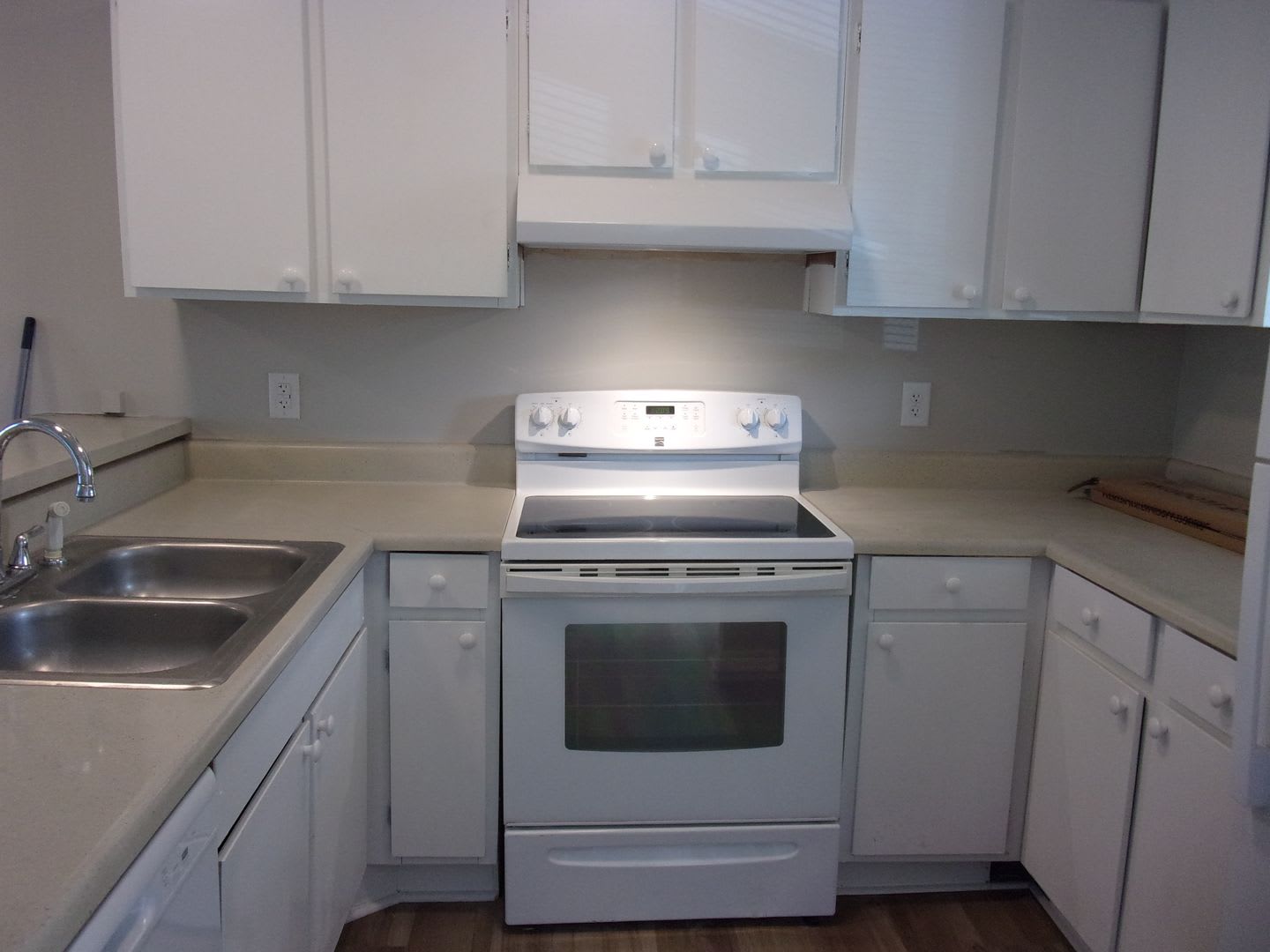 2 Bedroom 2 Bath Upstairs Condo in Eagles Place – photo 3