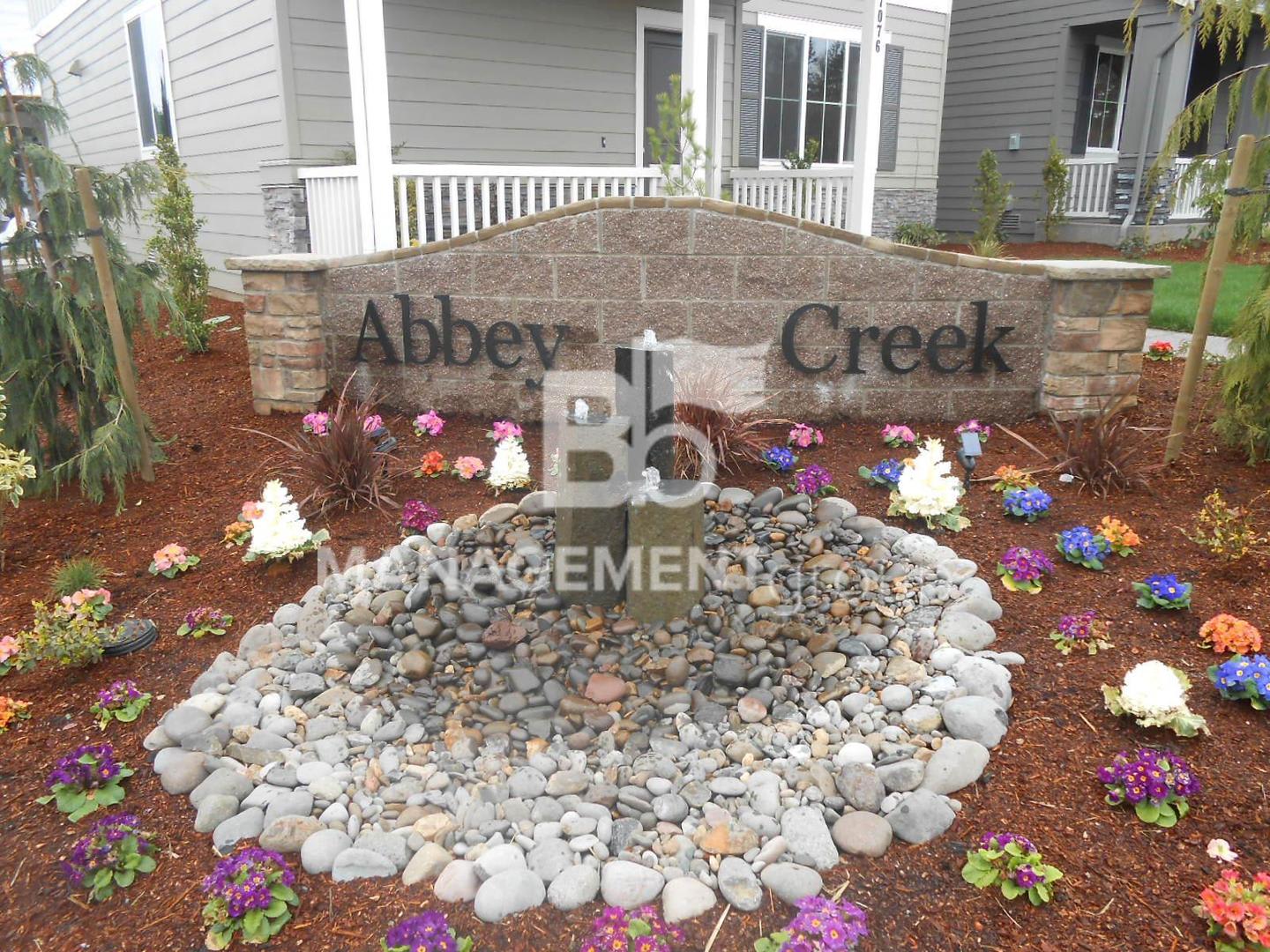 Newer NW Portland/Bethany Home Located In Abby Creek! – photo 2