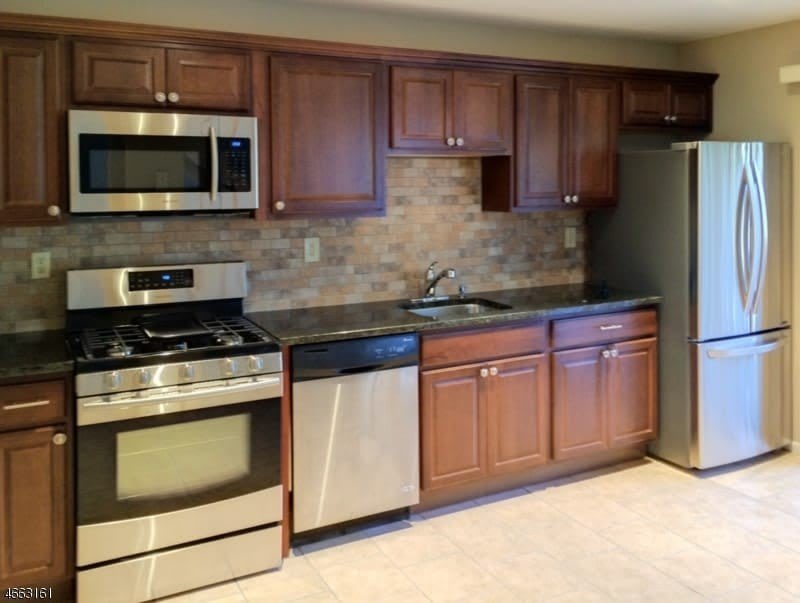 64 Sycamore Ct – photo 5