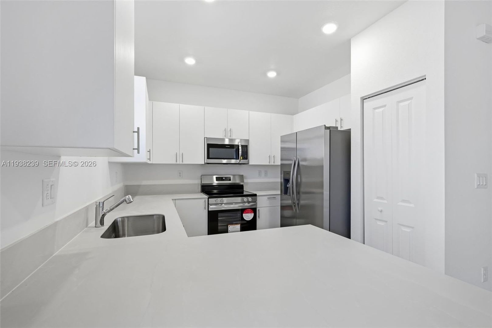 2705 SE 25 Avenue 2705, Homestead, FL 33035 – photo 3