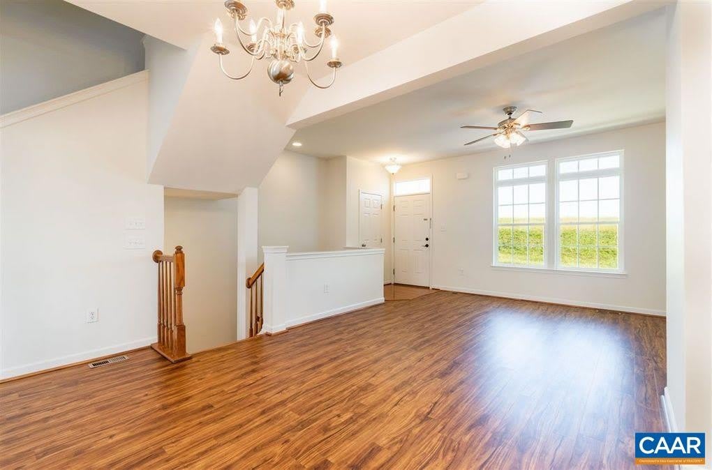 2138 LOCKWOOD DR – photo 2