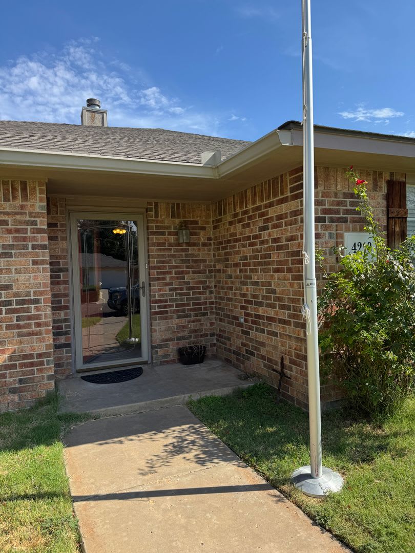 Located in CISD 3/2/2/2 Beautiful Home! – photo 2