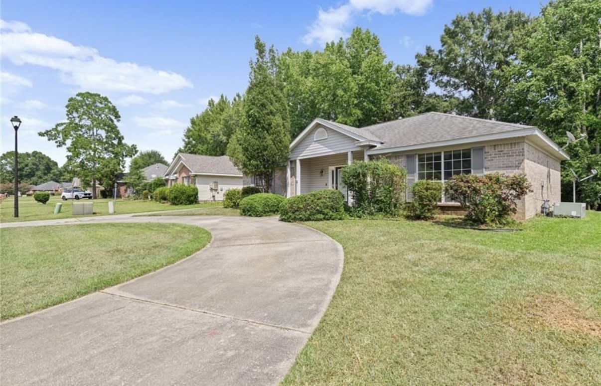 1772 Woodmont Dr – photo 2