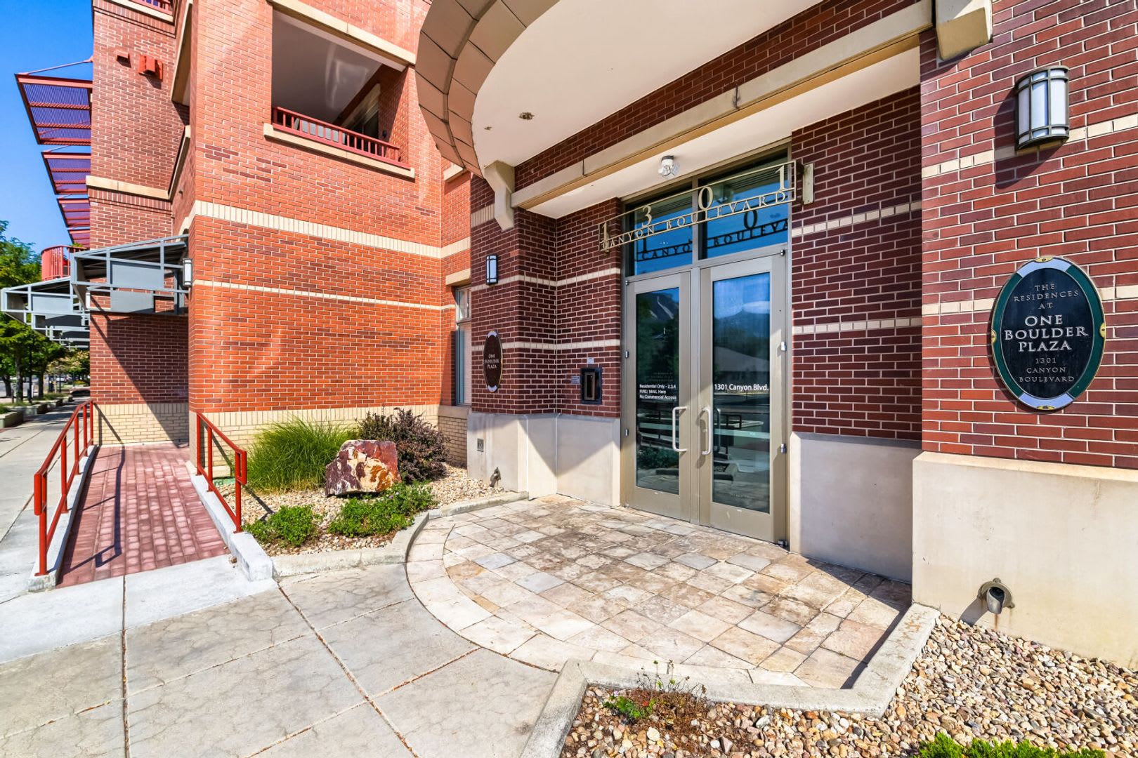 Stylish Boulder Retreat – photo 5