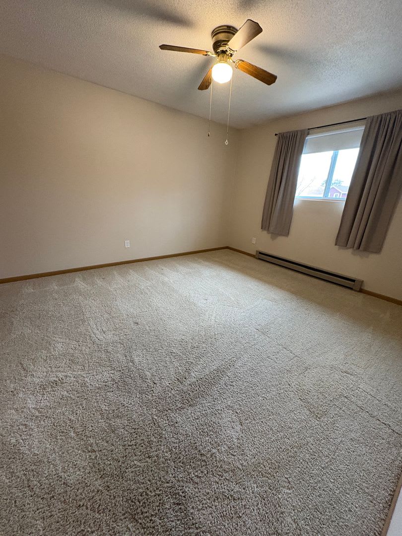 Large 2 Bedroom, 1 Bathroom Upper Duplex In Holmen – photo 5