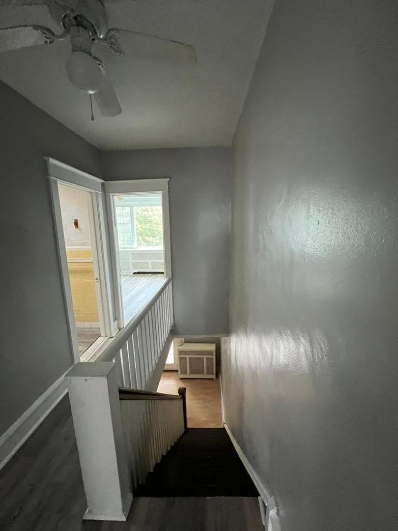 Remodeled Front Porch Home Frankford – photo 5