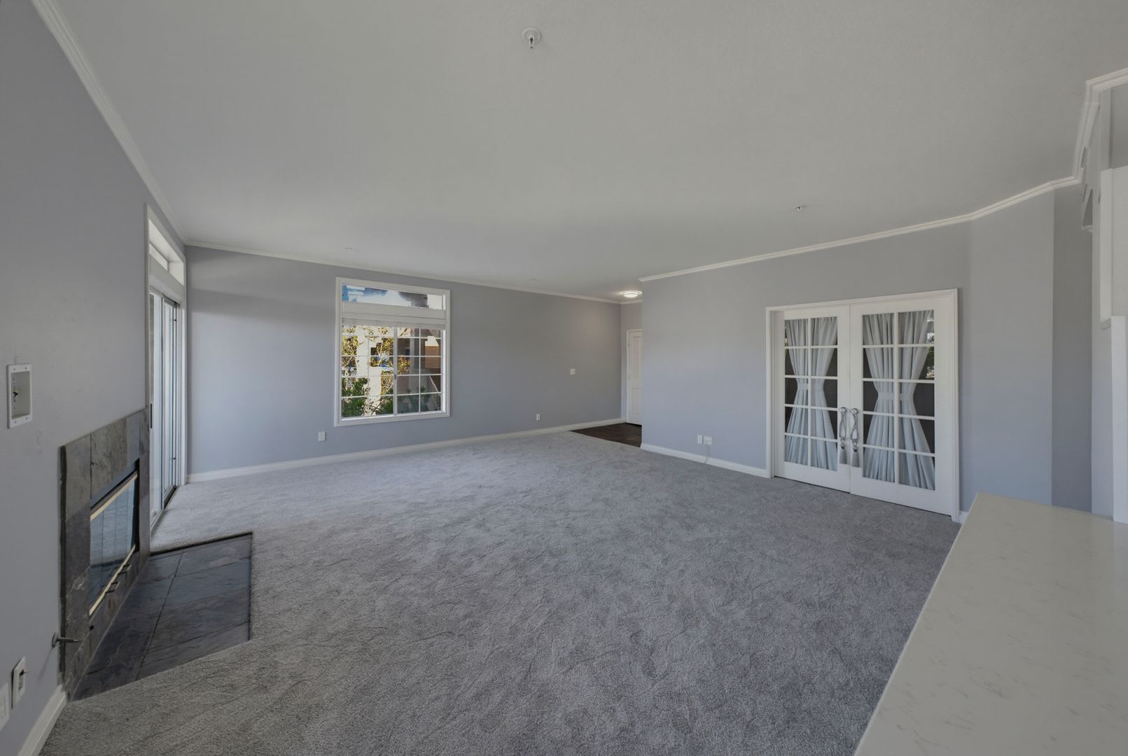 3 bedroom, 2 bath Huntington Harbour – photo 2
