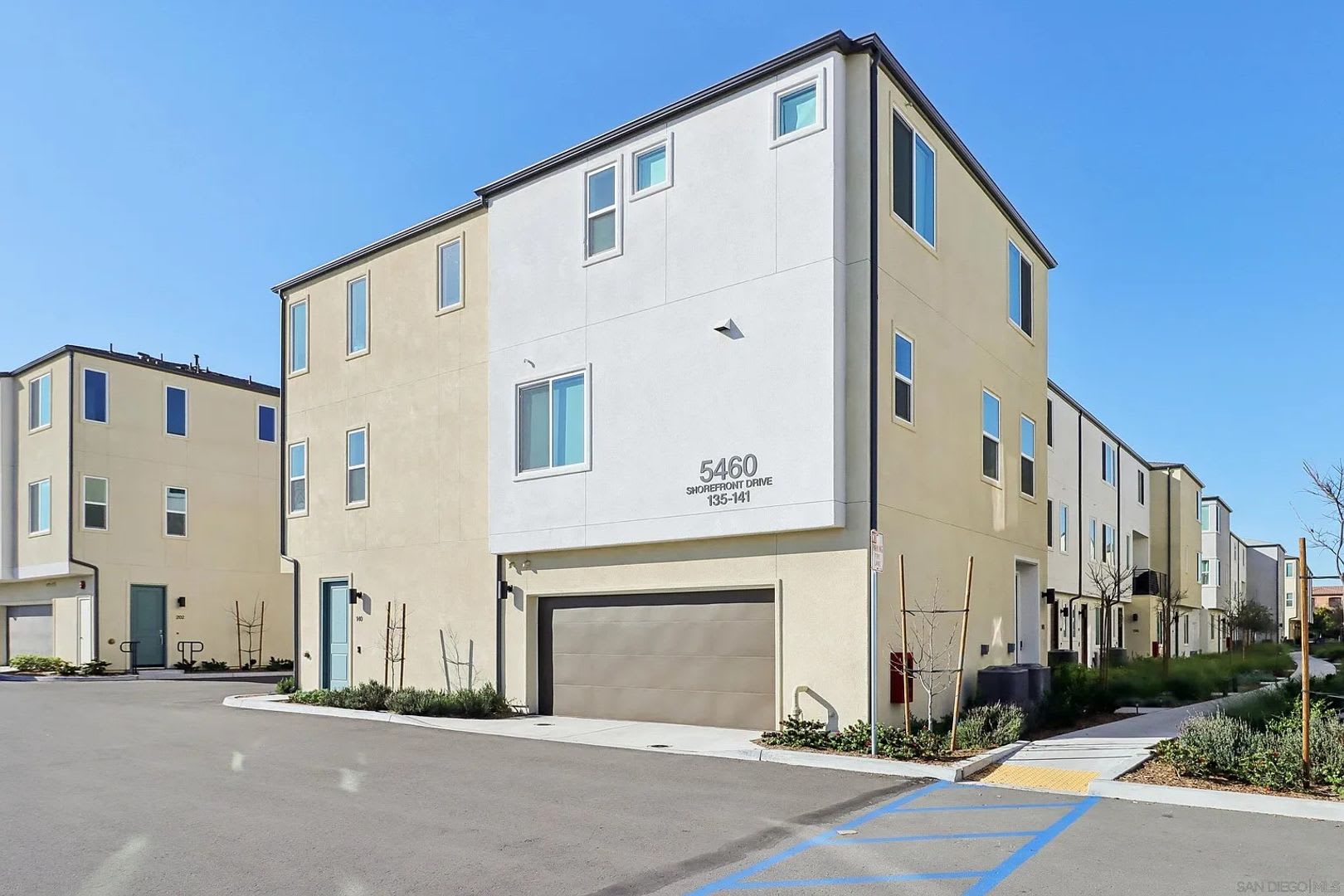 4 Bedroom Townhouse – photo 3
