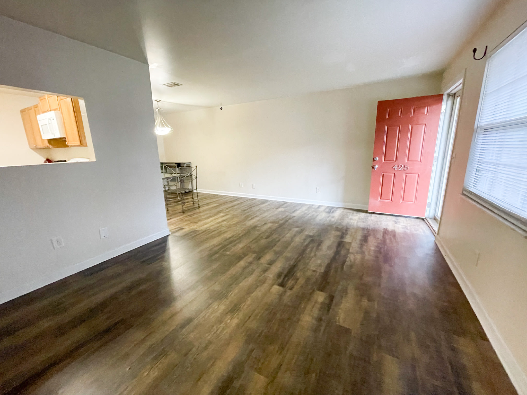 425 Cambout St – photo 1
