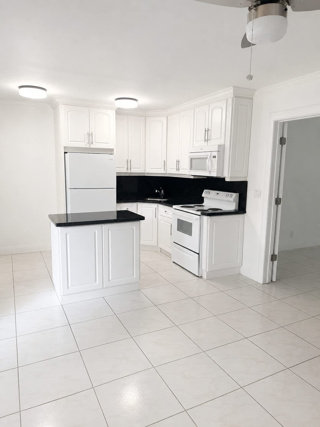 1801 Northeast 25th Avenue – photo 3