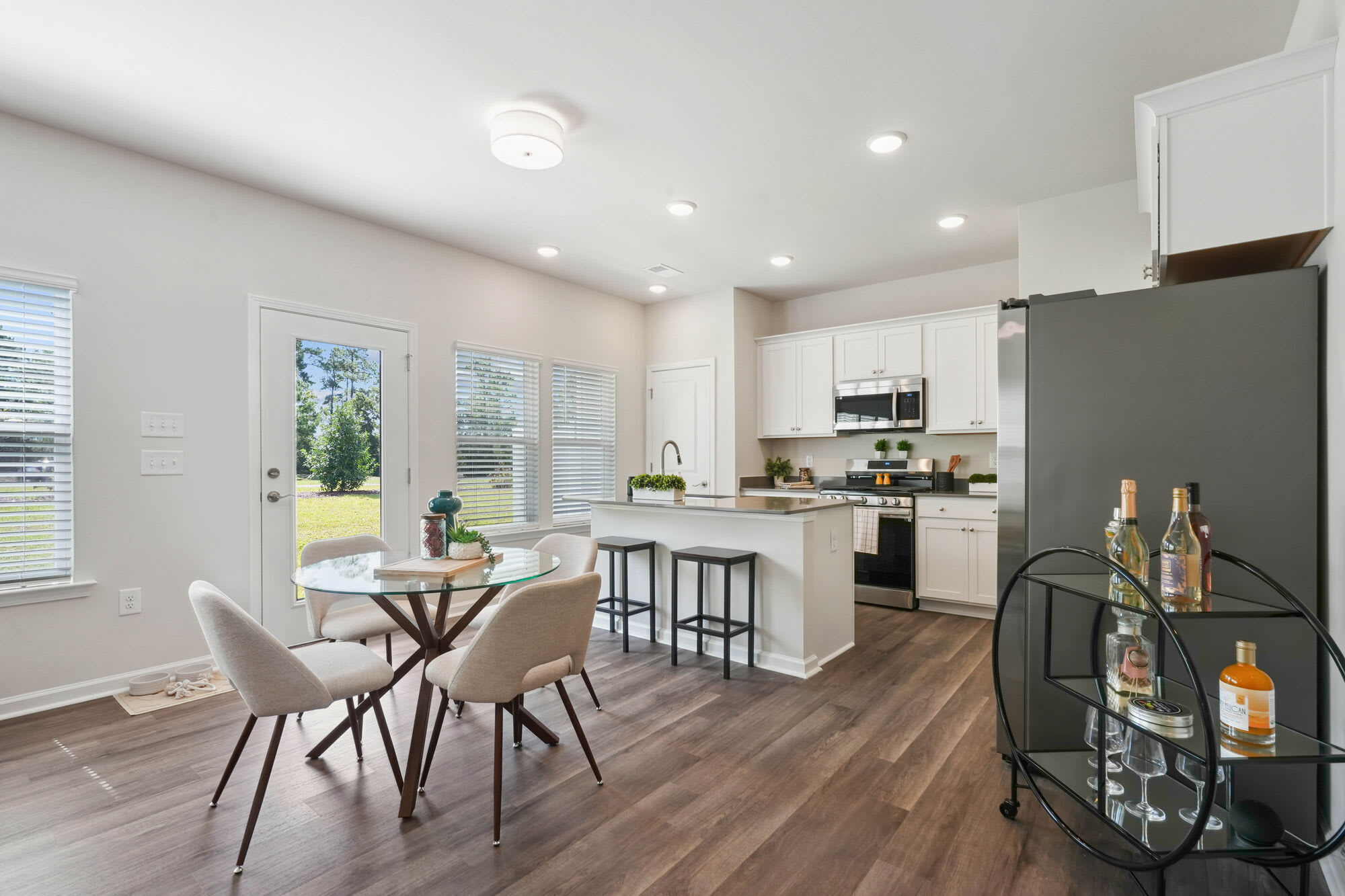 Seasonal Rental Waterway Oasis – photo 4