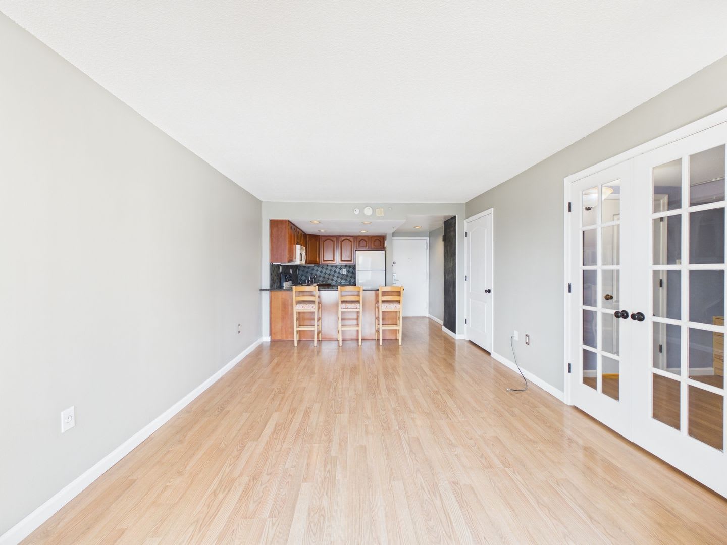Bright Junior One Bedroom In Cityview North Tower W Parking – photo 1