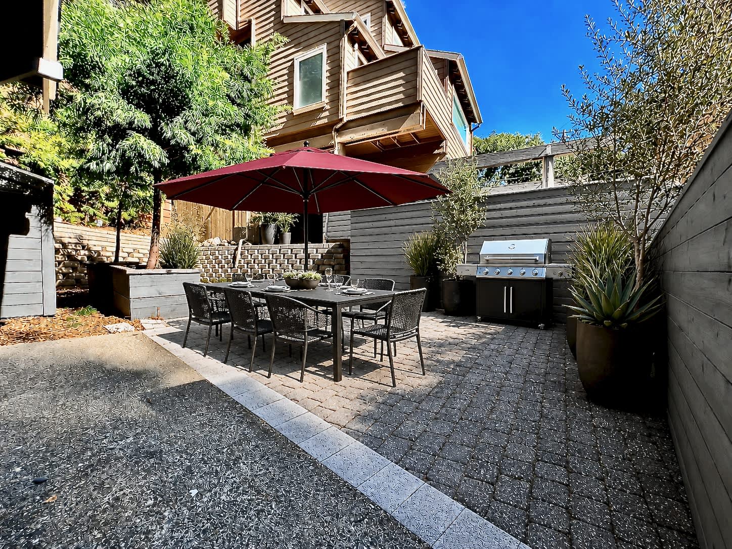 7761 Claremont Ave – photo 3