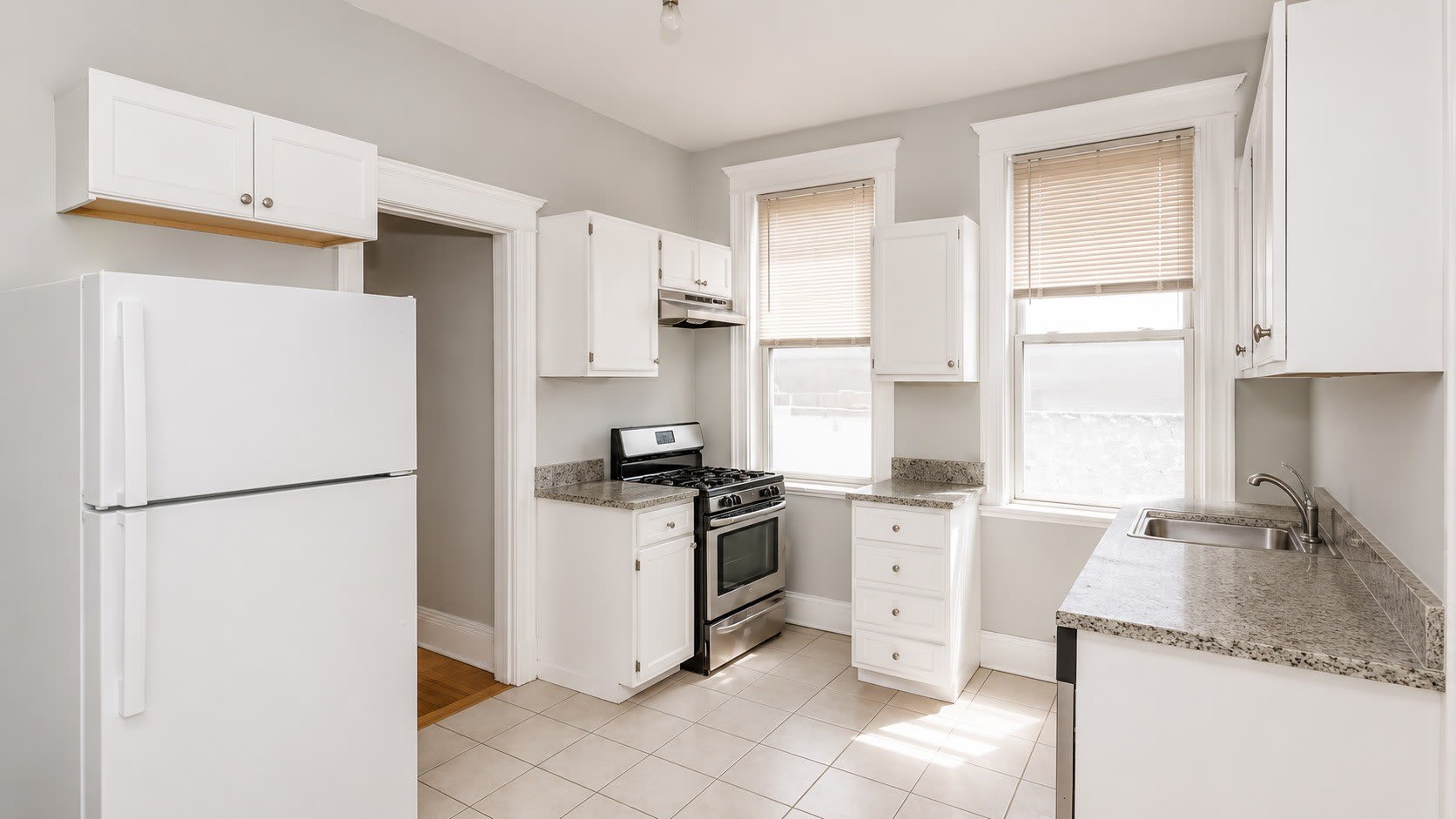 2941 W Belmont Avenue – photo 4