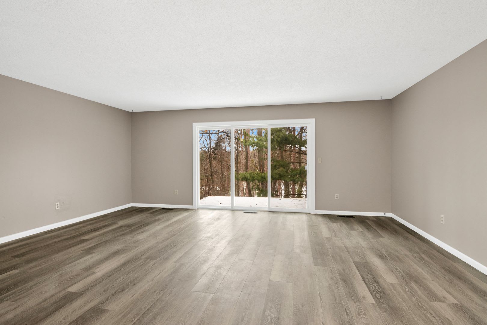 Modern 3-Bedroom Duplex in Holiday Hills, Traverse City – photo 2