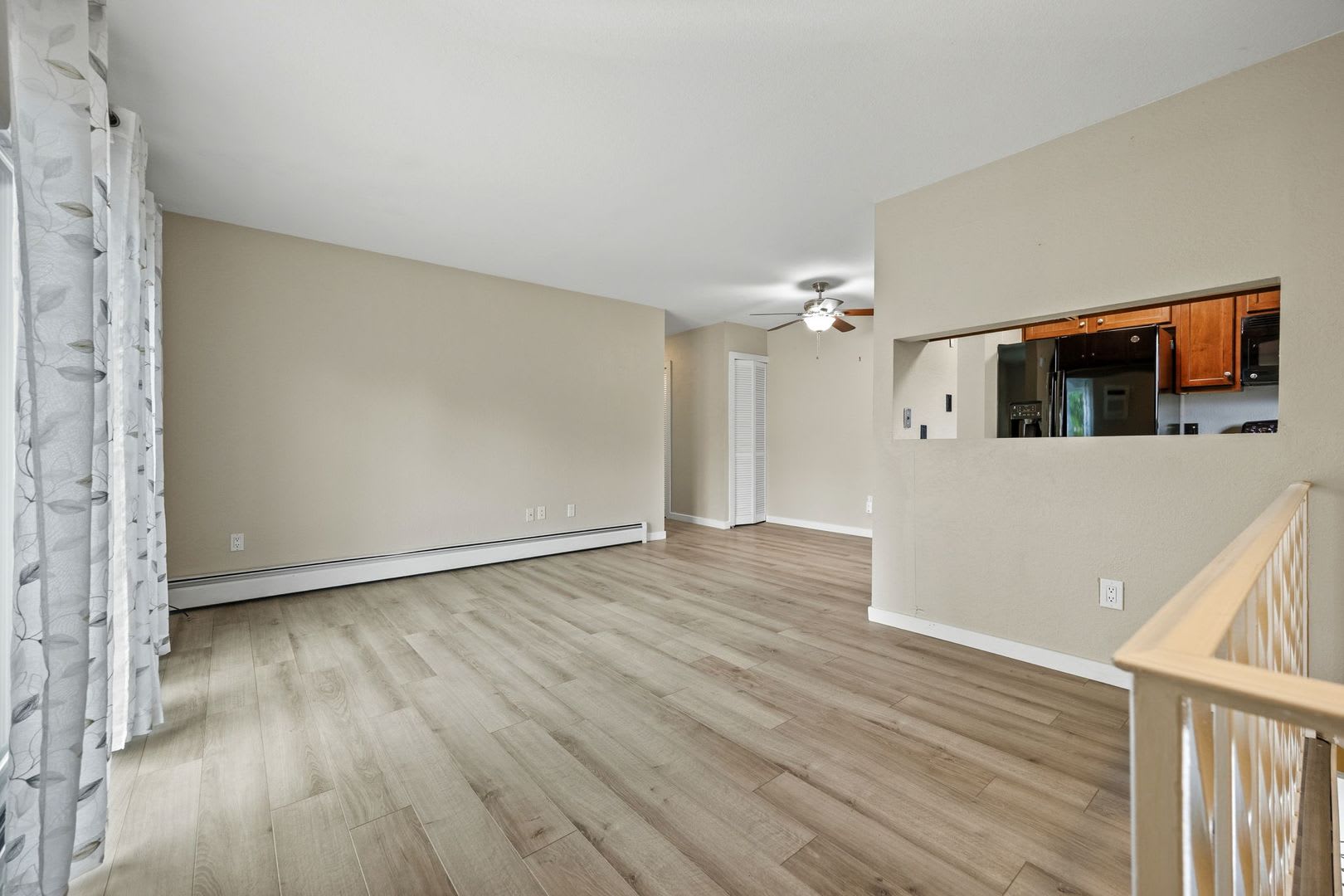 Charming 2BR Townhome w/ Attached Garage in Prime Lakewood Location! – photo 3