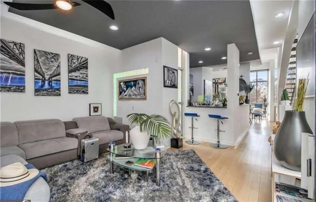 752 Moreland Avenue – photo 5