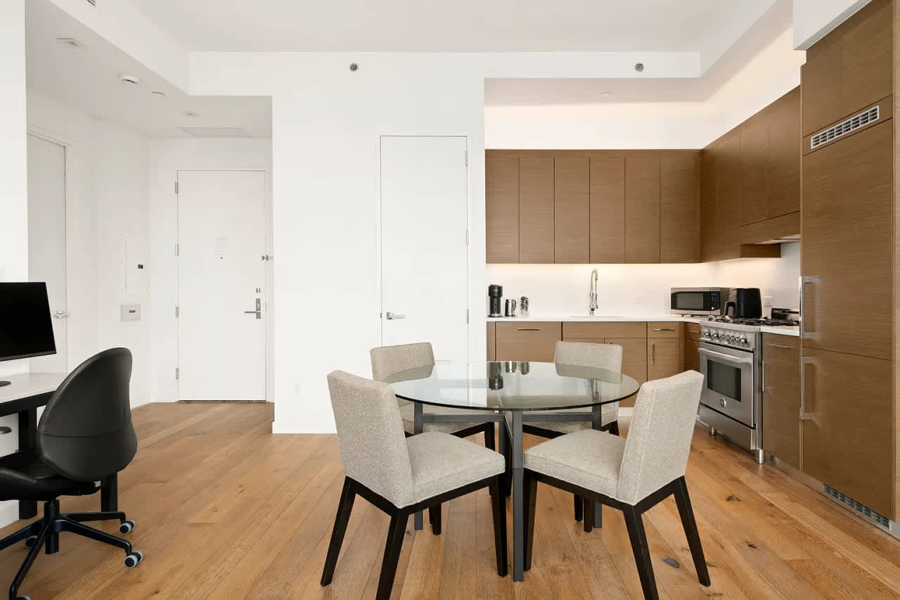 326 Lexington Ave Apt 22A – photo 1