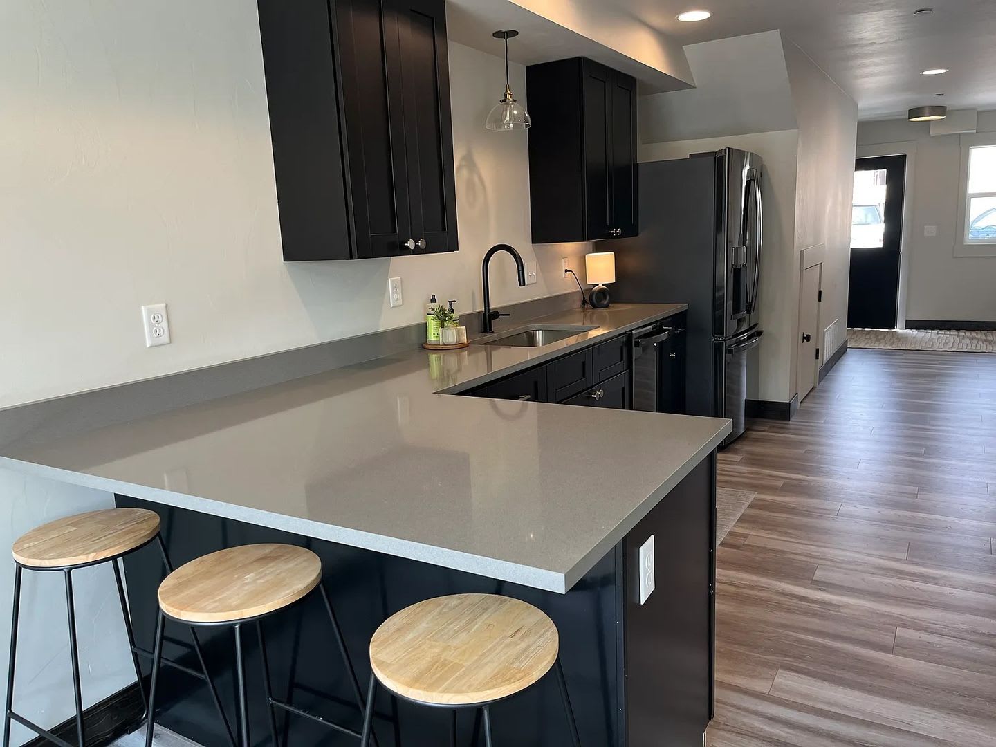 Month-to-Month 3bed 2.5 bath Whitefish Townhouse for rent – photo 4