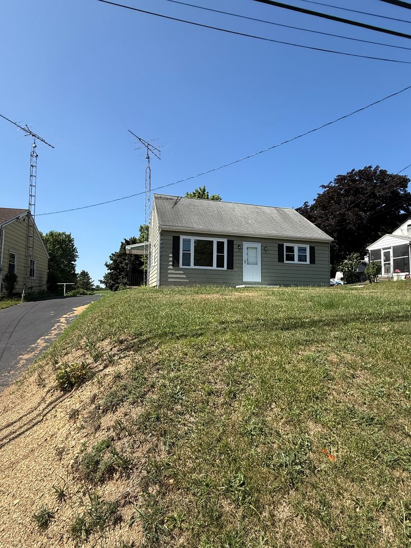 Charming 4-Bedroom Cape Cod Home with Spacious Yard & Storage – photo 1
