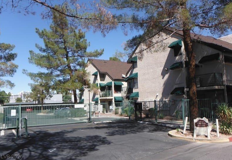 480 Elm Drive – photo 2