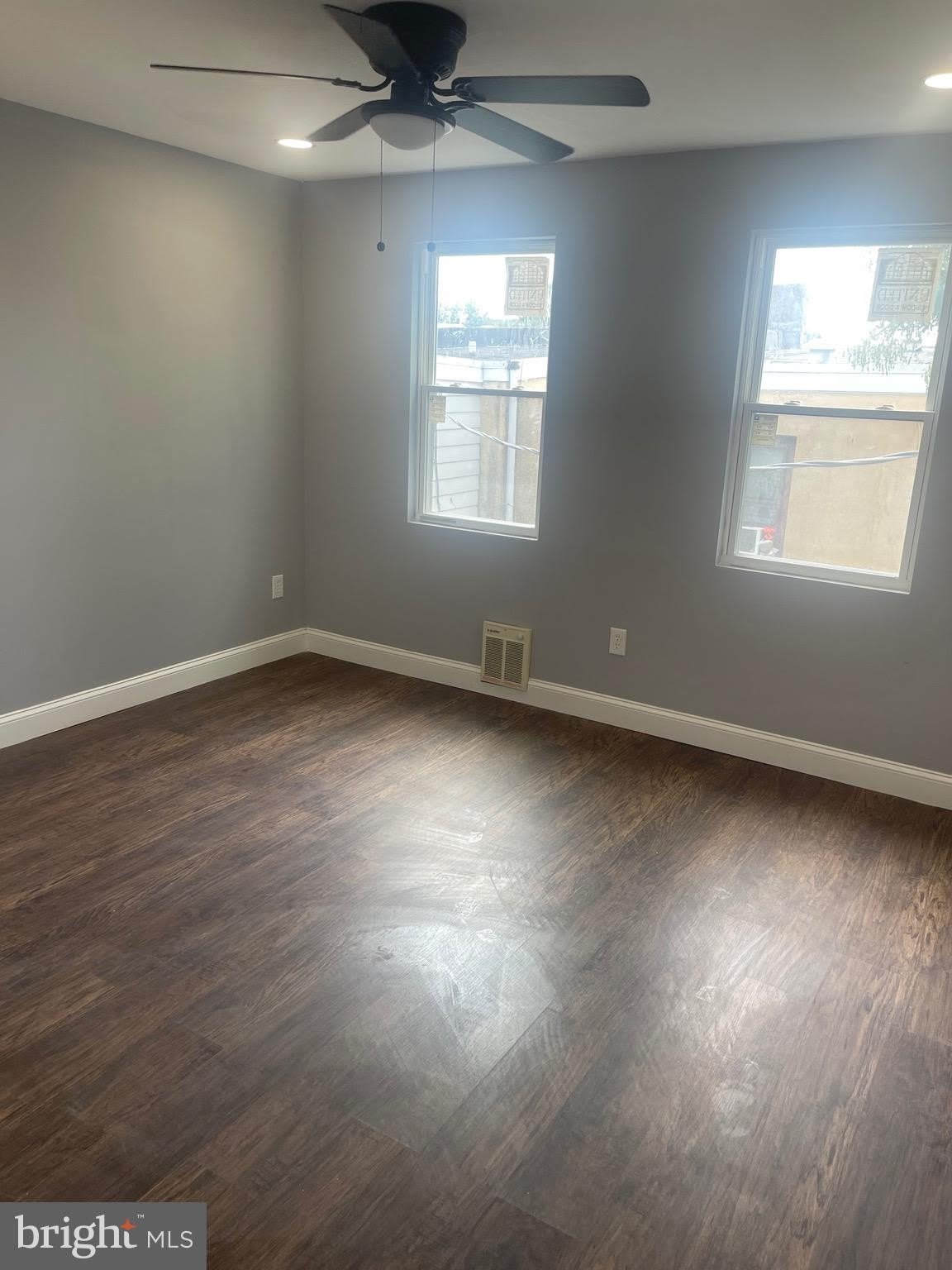5618 APPLETREE Street – photo 3