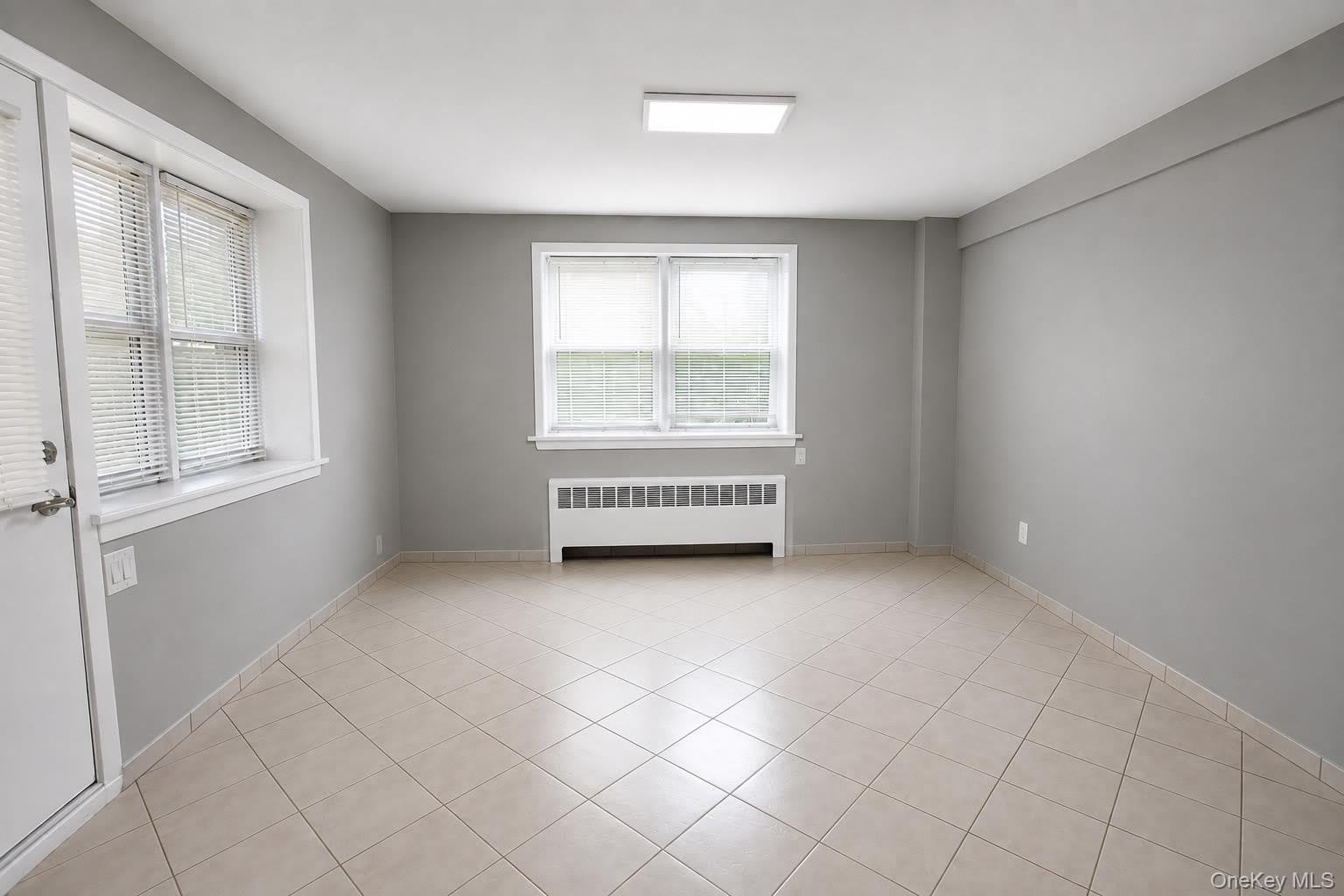 248 E Broadway – photo 4