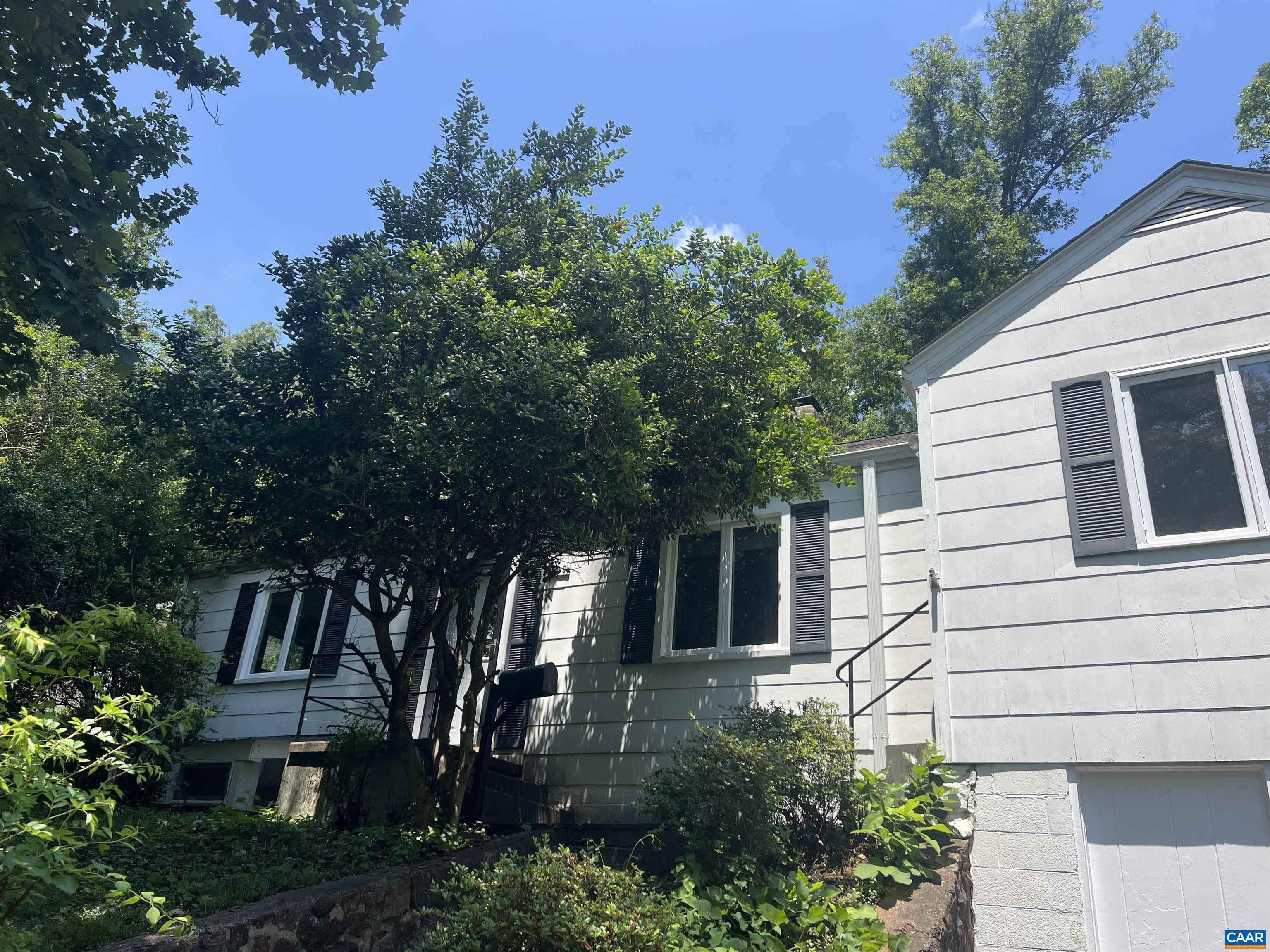 1429 Gentry Ln – photo 2
