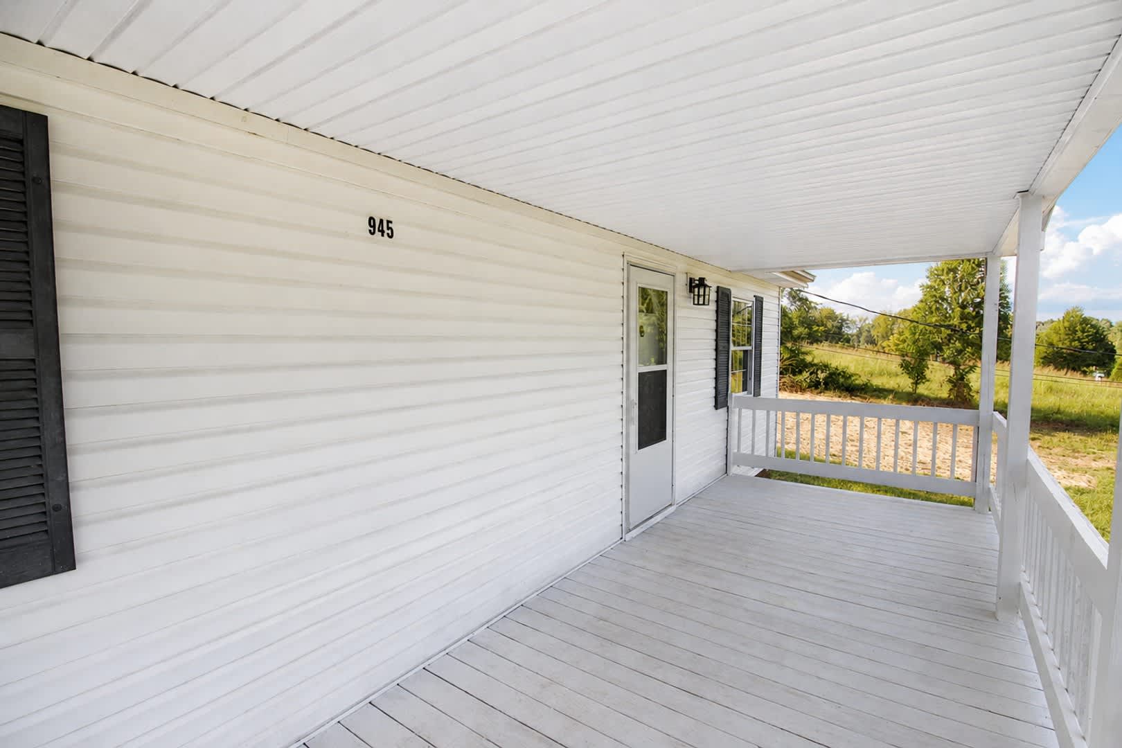 3-Bedroom Pet-Friendly Home with Water and Washer/Dryer Included – photo 3