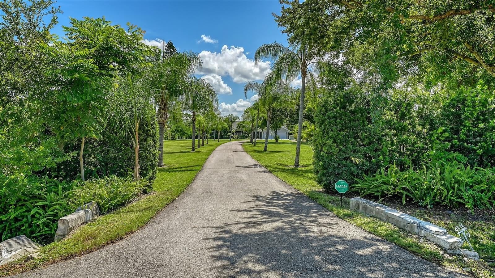 4935 RIVERWOOD Avenue – photo 3