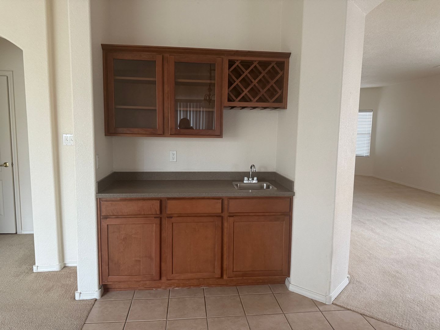4 Br, 2.5 Ba with 2 living areas and over 2700 square feet in Cabezon. – photo 4