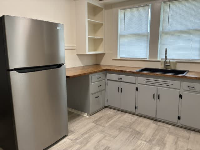 106 Lay St – photo 2
