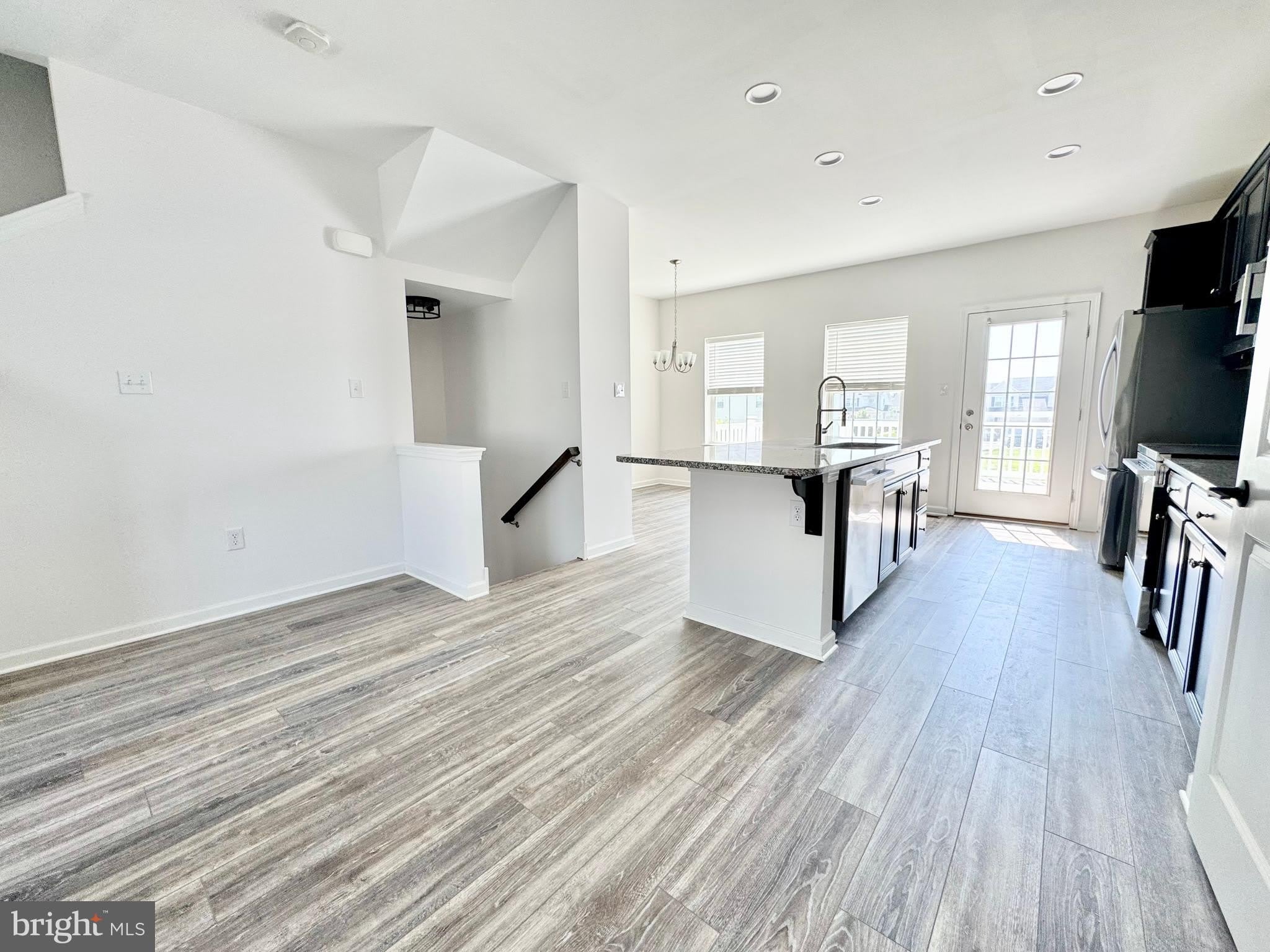 1066 WICKERSHAM Way – photo 3