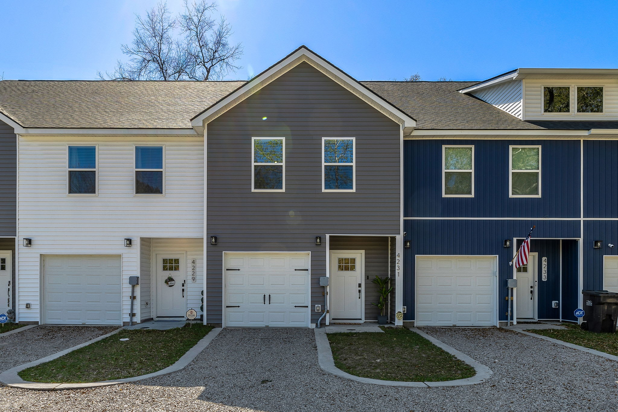 4231 Barnwell Avenue – photo 2