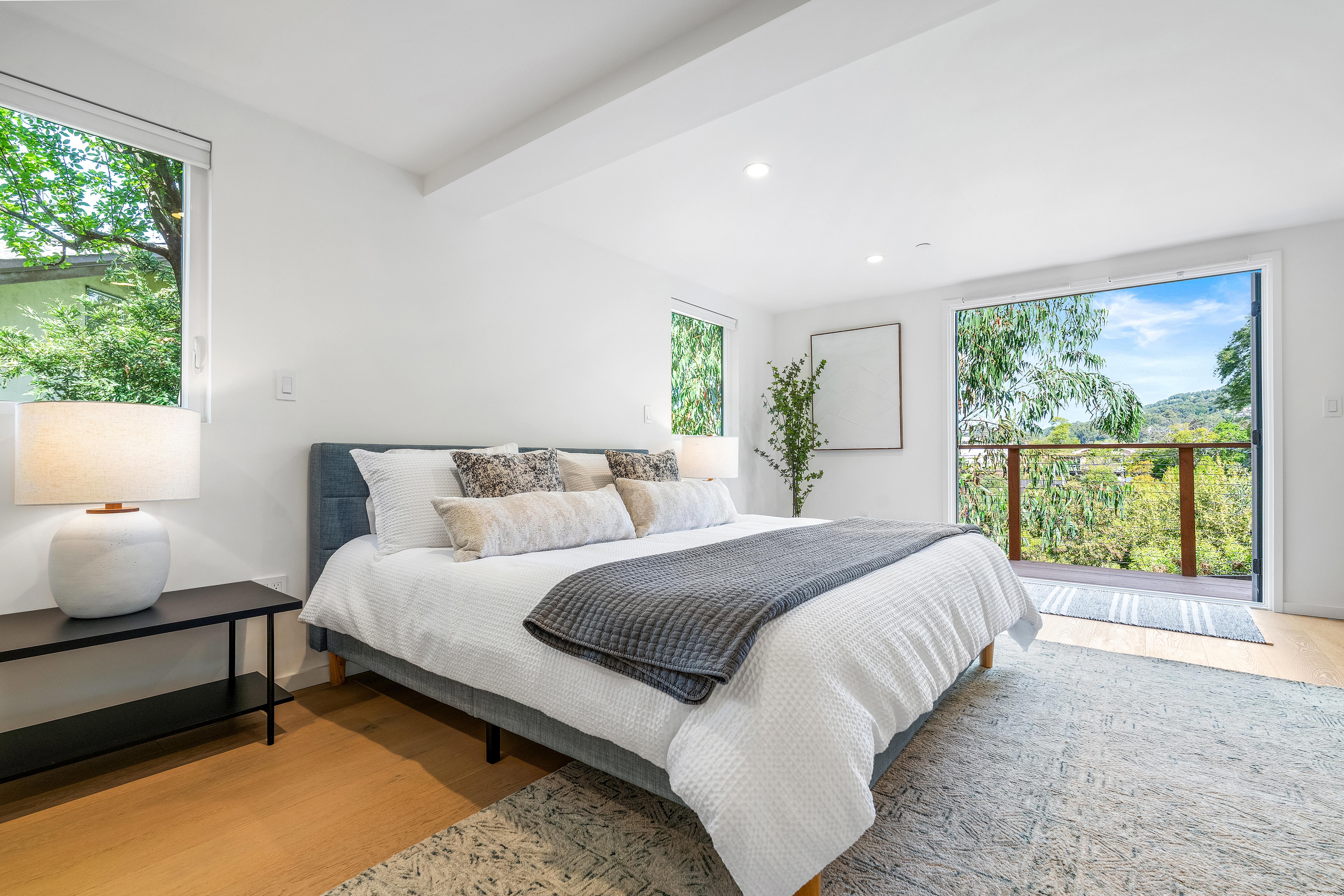 50 Deer Park Ave – photo 2