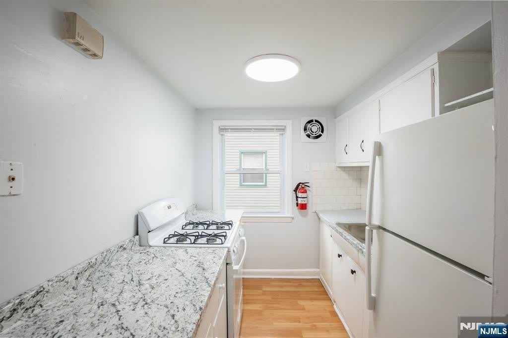 18 E 7th Street – photo 4