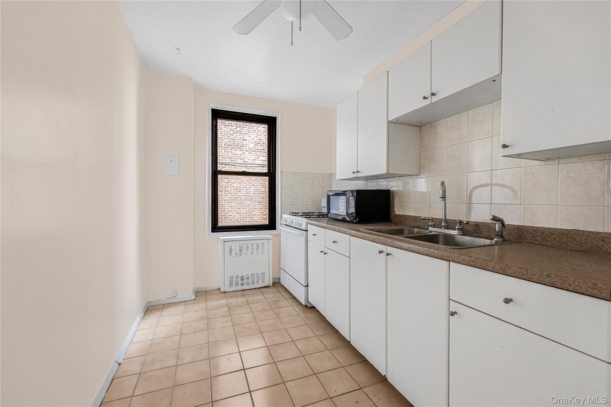 2835 Webb Avenue – photo 5