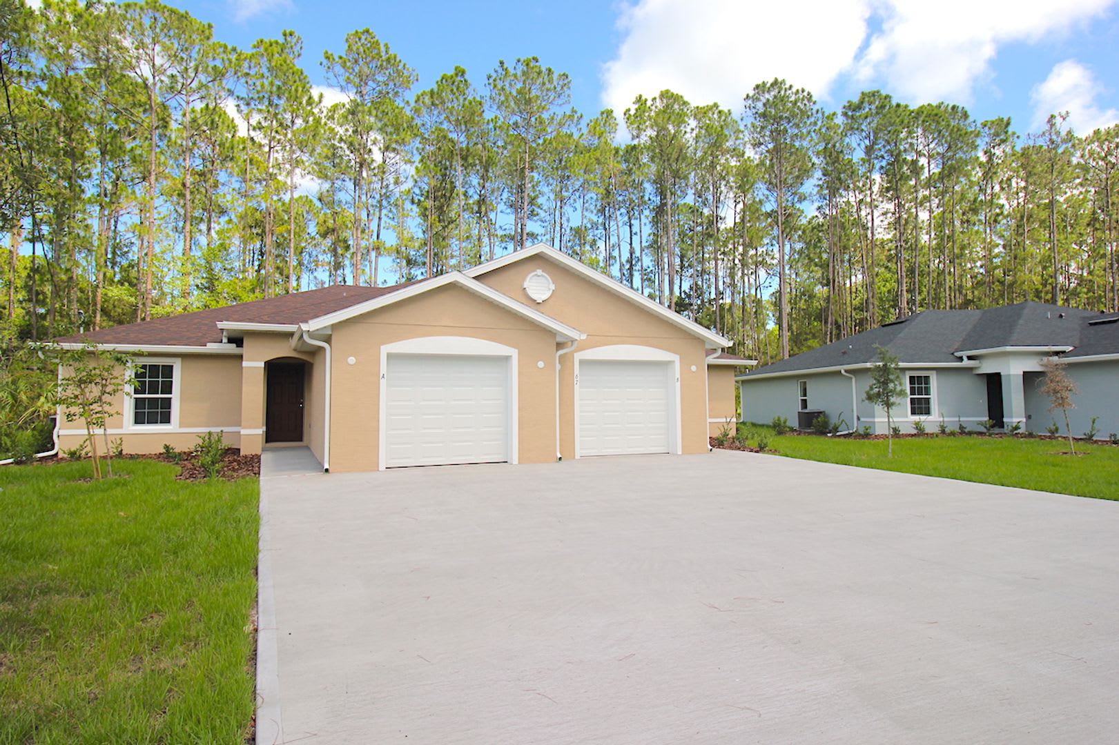 Gorgeous 3 Bed 2 Bath 1 Car Garage Townhome in Palm Coast! – photo 2